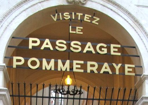 Mars 2014<br/>Enseigne Passage Pommeraye
