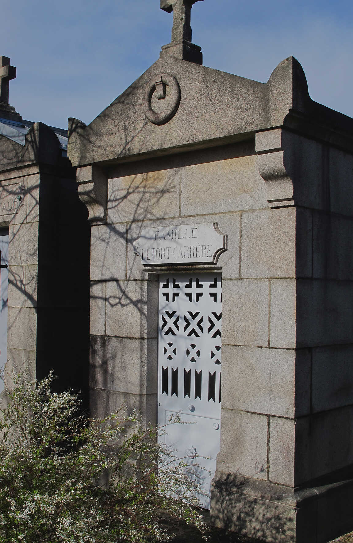 Porte de Caveau